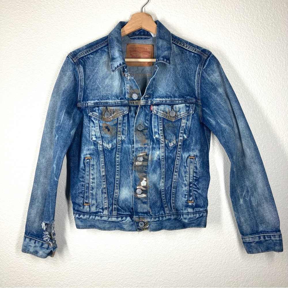 Levi's Trucker Jacket Distressed Denim Button Up XS Red Tag Cotton Medium Wash